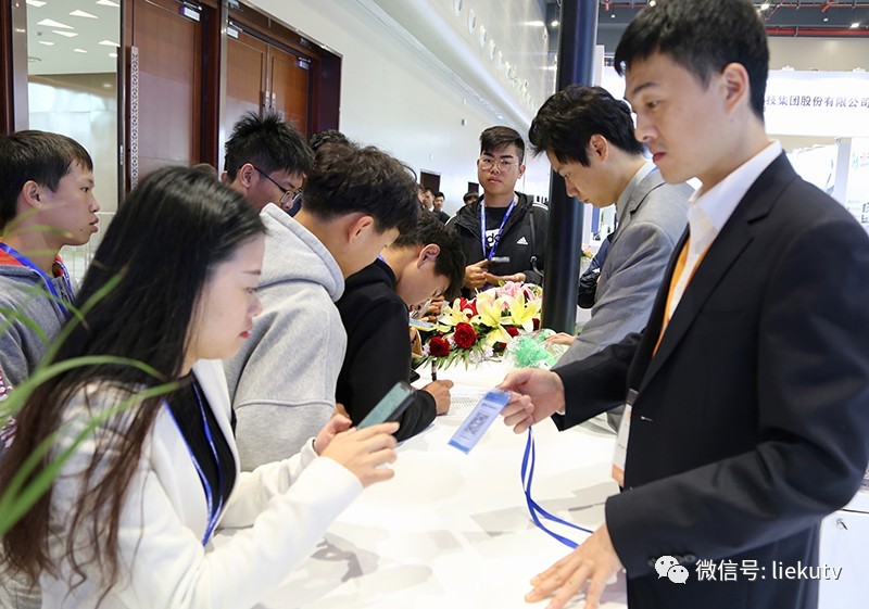 湖北廣電網(wǎng)絡(luò)5G+等新技術(shù)成果亮相中國光博會(huì)