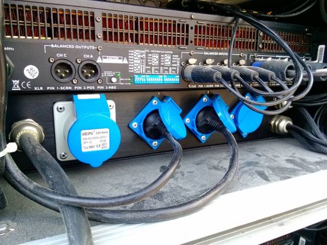 如何調(diào)試現(xiàn)場擴(kuò)聲系統(tǒng)