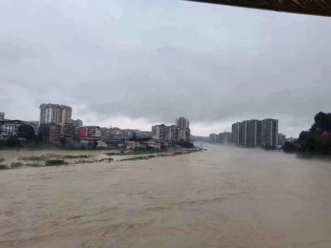 致敬！“乘風(fēng)破浪”的廣電人