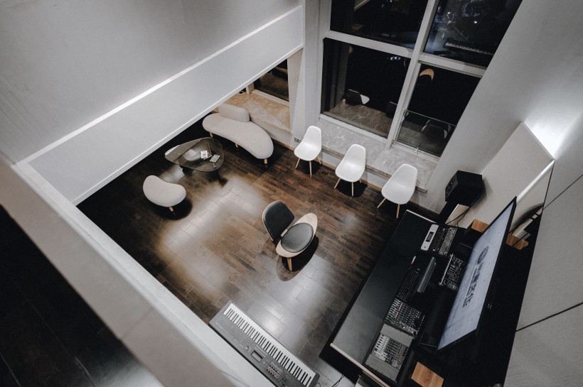 低估了 ADAM Audio A8X 太多年，原來 8 寸這么從容？